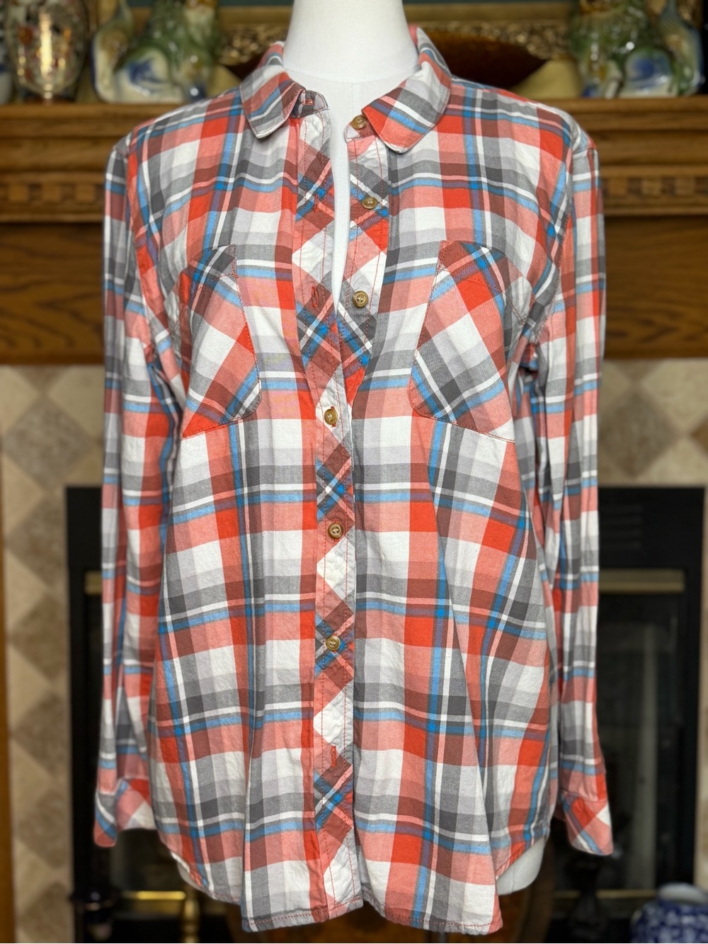 Treasure & Bond Women’s Coral and Blue Plaid Button-Down Shirt Size Medium